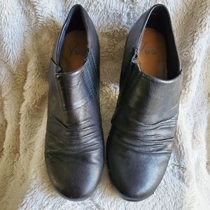 YUU Leather Slip on Booties | Size: 7.5